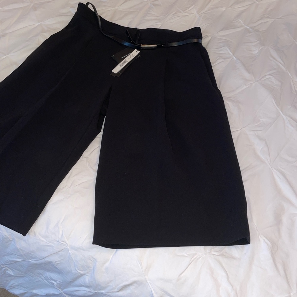 Robert Rodriguez Classic Black wide pleated Bermuda pants , leather belt